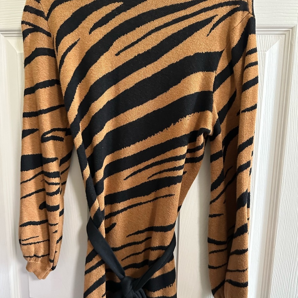 Who What Wear Animal Print 3/4 Sleeve Intarsia Sweater Dress XS NWT - Picture 3 of 5